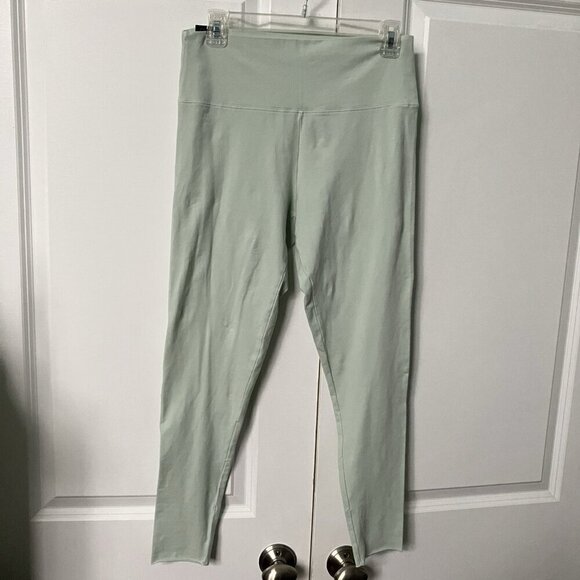 TNA CHILL Atmosphere Ankle Leggings Womens L NWT Green Yoga Running - Picture 1 of 8
